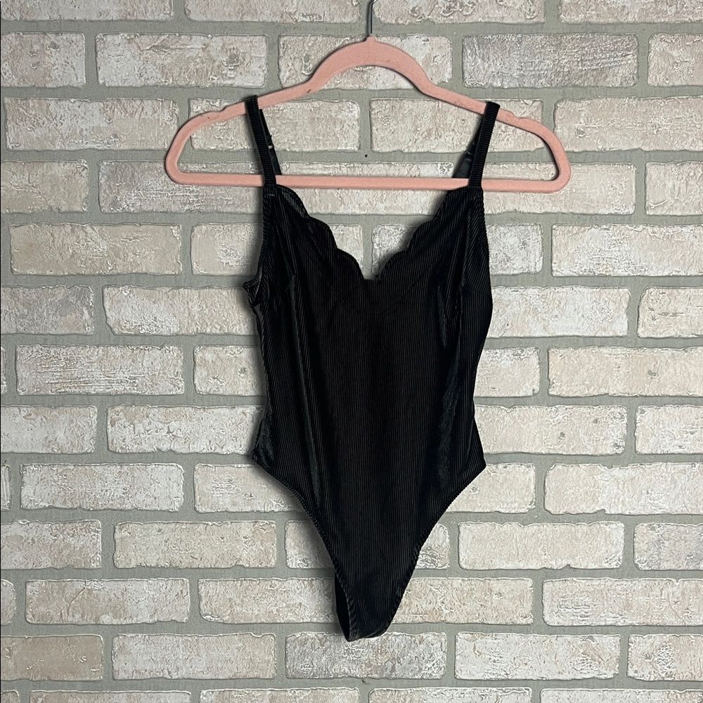 Urban Outfitters Ribbed Velvet Bodysuit- Size XS